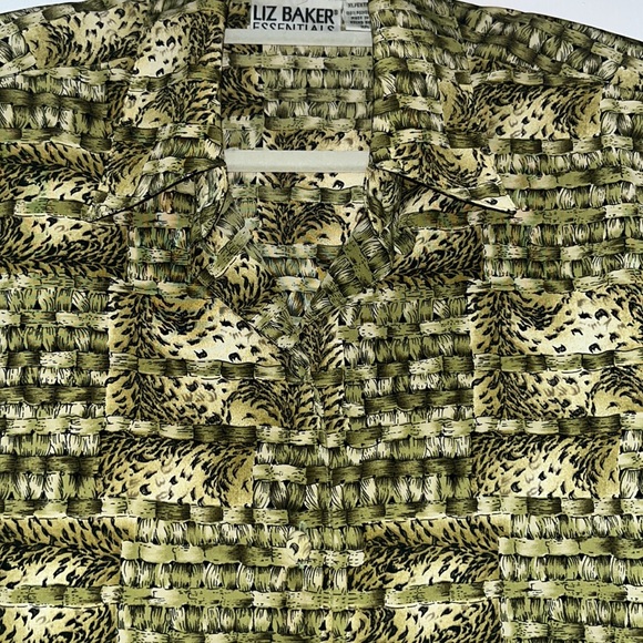 Liz Baker Vintage Animal print button down blouse - Picture 6 of 6